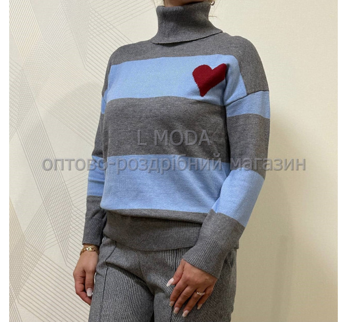 Кофта жіноча в смужку блакитна 52