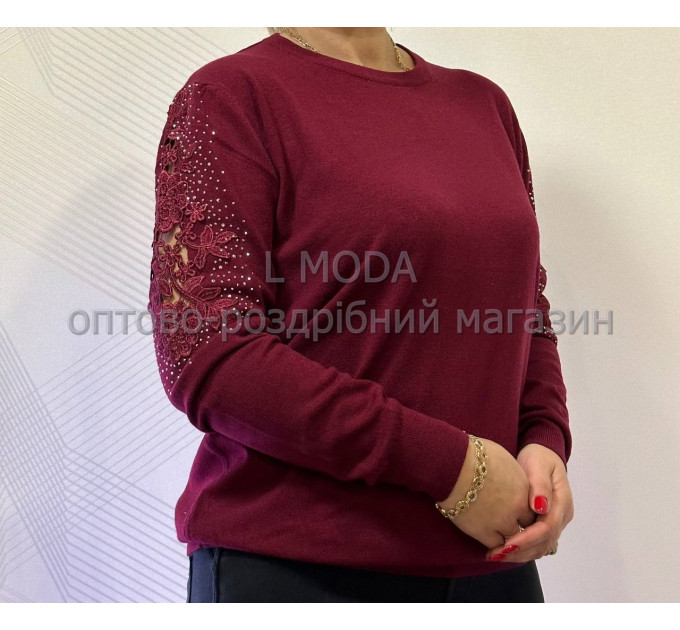 Кофта з ажурним рукавом біла 50